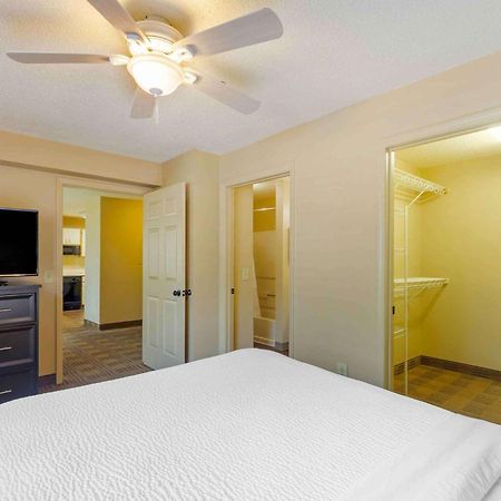 เอ็กซ์เทนด์ สเตย์ อเมริกา เลกแมรี 1040 กรีนวูดบูเลอวาร์ด Hotel ภายนอก รูปภาพ