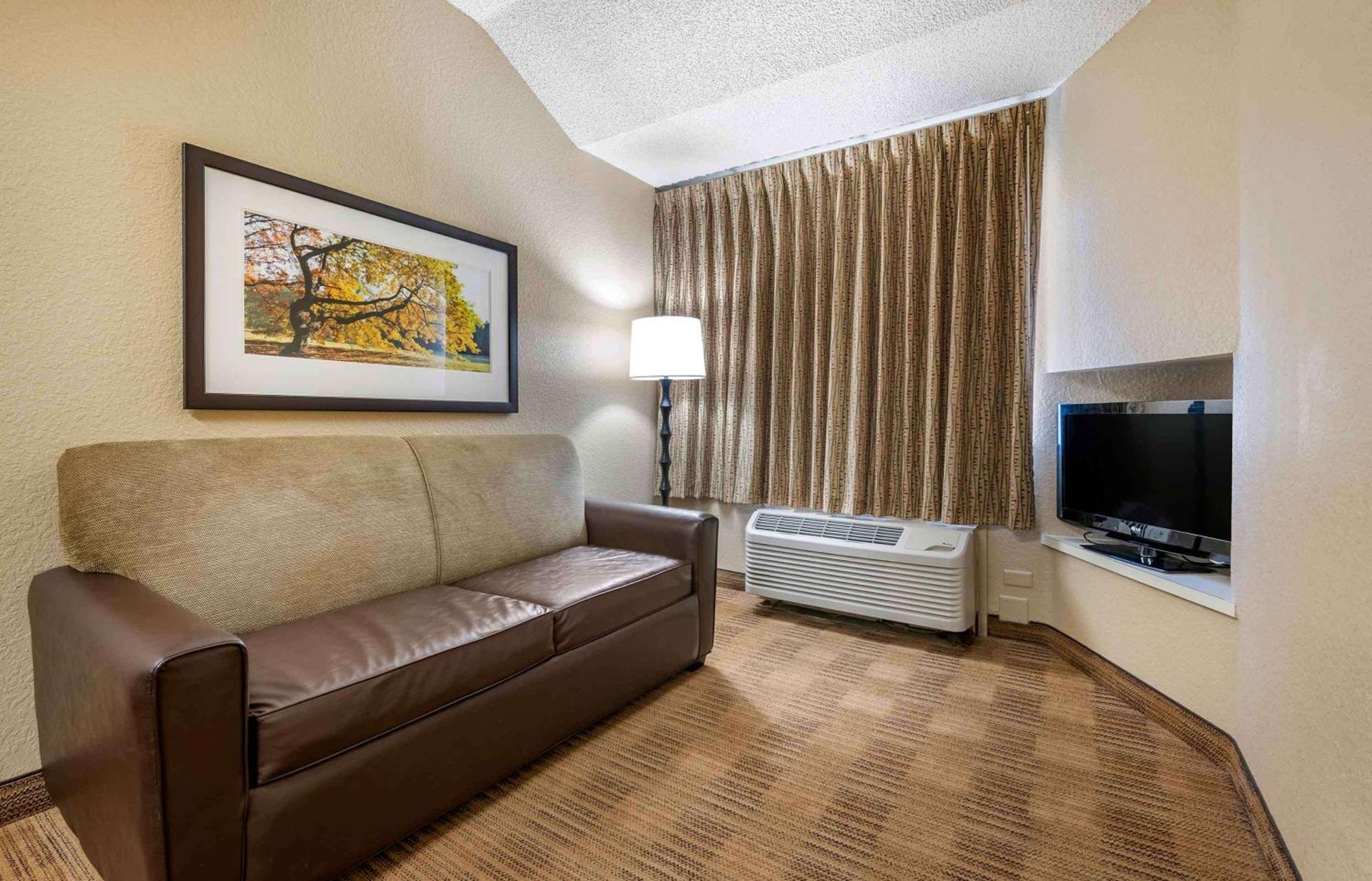 เอ็กซ์เทนด์ สเตย์ อเมริกา เลกแมรี 1040 กรีนวูดบูเลอวาร์ด Hotel ภายนอก รูปภาพ