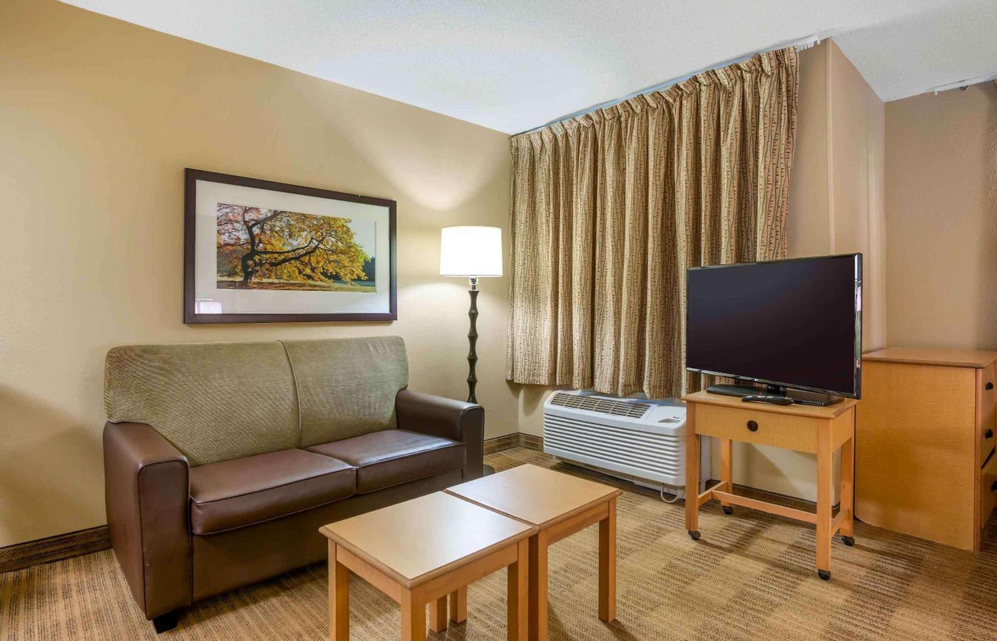 เอ็กซ์เทนด์ สเตย์ อเมริกา เลกแมรี 1040 กรีนวูดบูเลอวาร์ด Hotel ภายนอก รูปภาพ