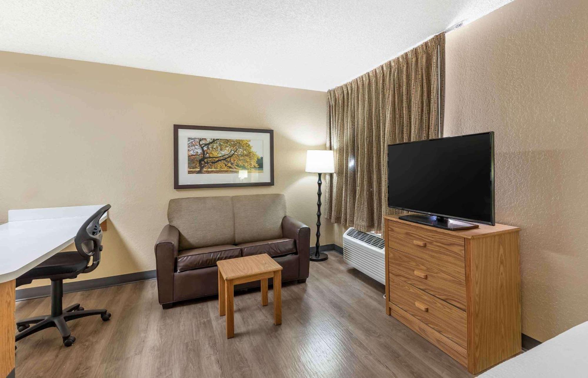 เอ็กซ์เทนด์ สเตย์ อเมริกา เลกแมรี 1040 กรีนวูดบูเลอวาร์ด Hotel ภายนอก รูปภาพ